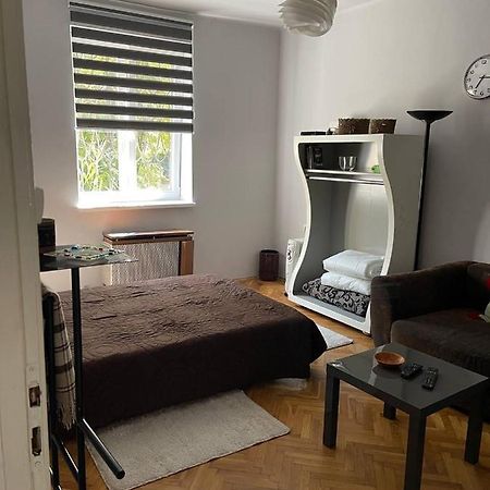 Downtown Apartman Near City Center & Miskolc Plaza Exterior photo