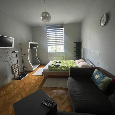 Downtown Apartman Near City Center & Miskolc Plaza Exterior photo