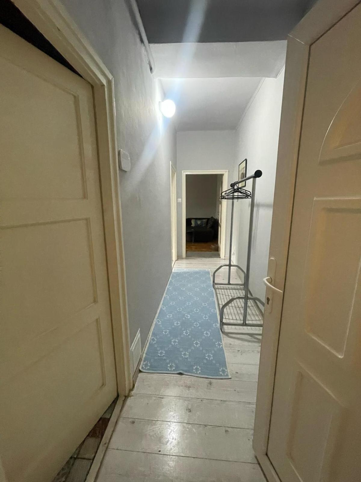 Downtown Apartman Near City Center & Miskolc Plaza Exterior photo