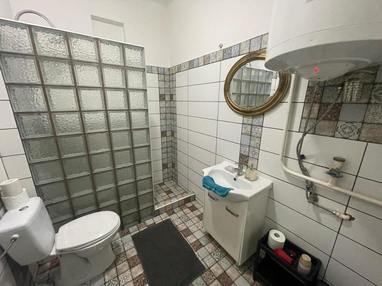 Downtown Apartman Near City Center & Miskolc Plaza Exterior photo